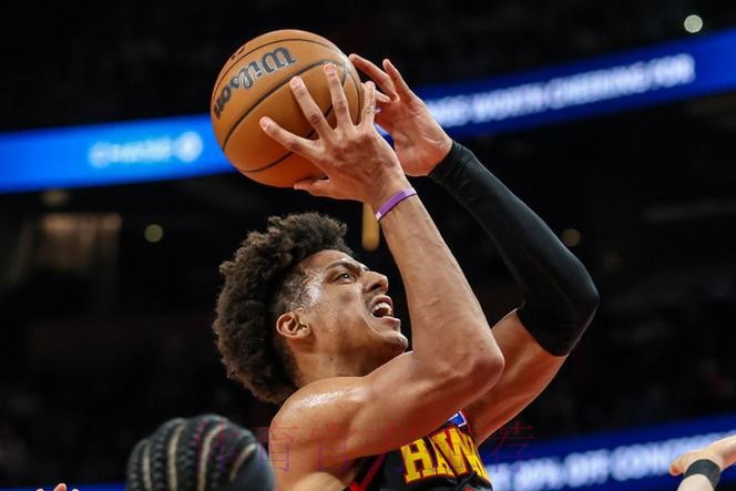 杰伦-约翰逊全场16投9中，得到23分11篮板6助攻1抢断2盖帽